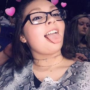 Meet your Posher, Leslie